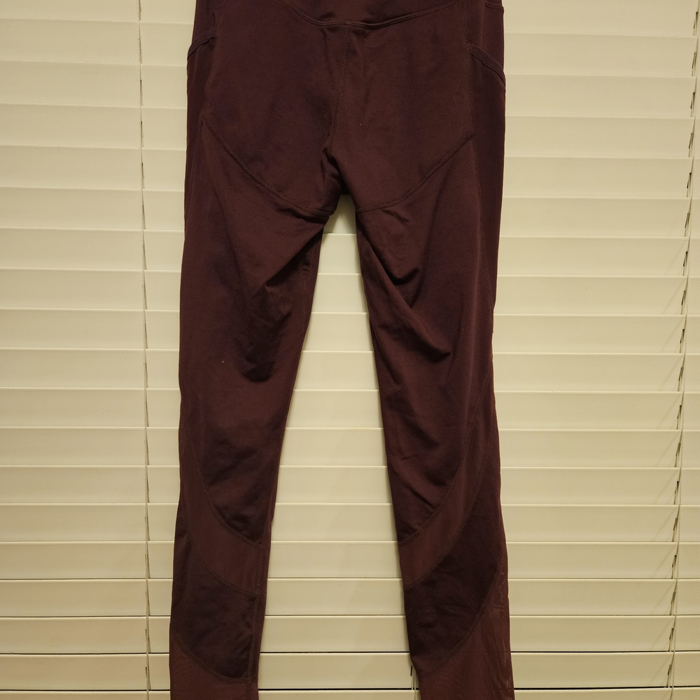 Gymshark DRY MOISTURE LEGGINGS- Winter Berry, SIZE SMALL